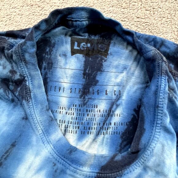 Levi's Tie Dye T Shirt Mens Extra Large Swirl Tornado Blue Pink Short Sleeve - Picture 3 of 5